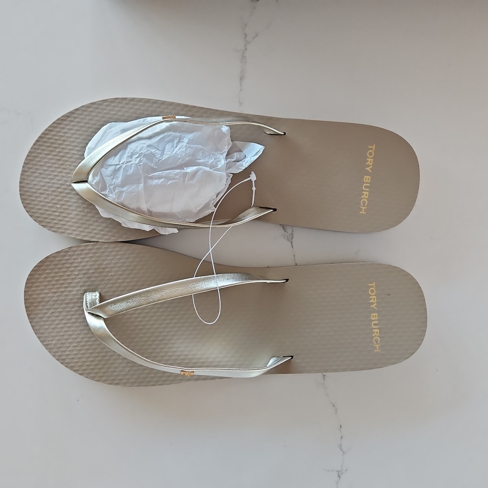 Tory Burch Women's Gold Flip Flops Size 9 New w Box